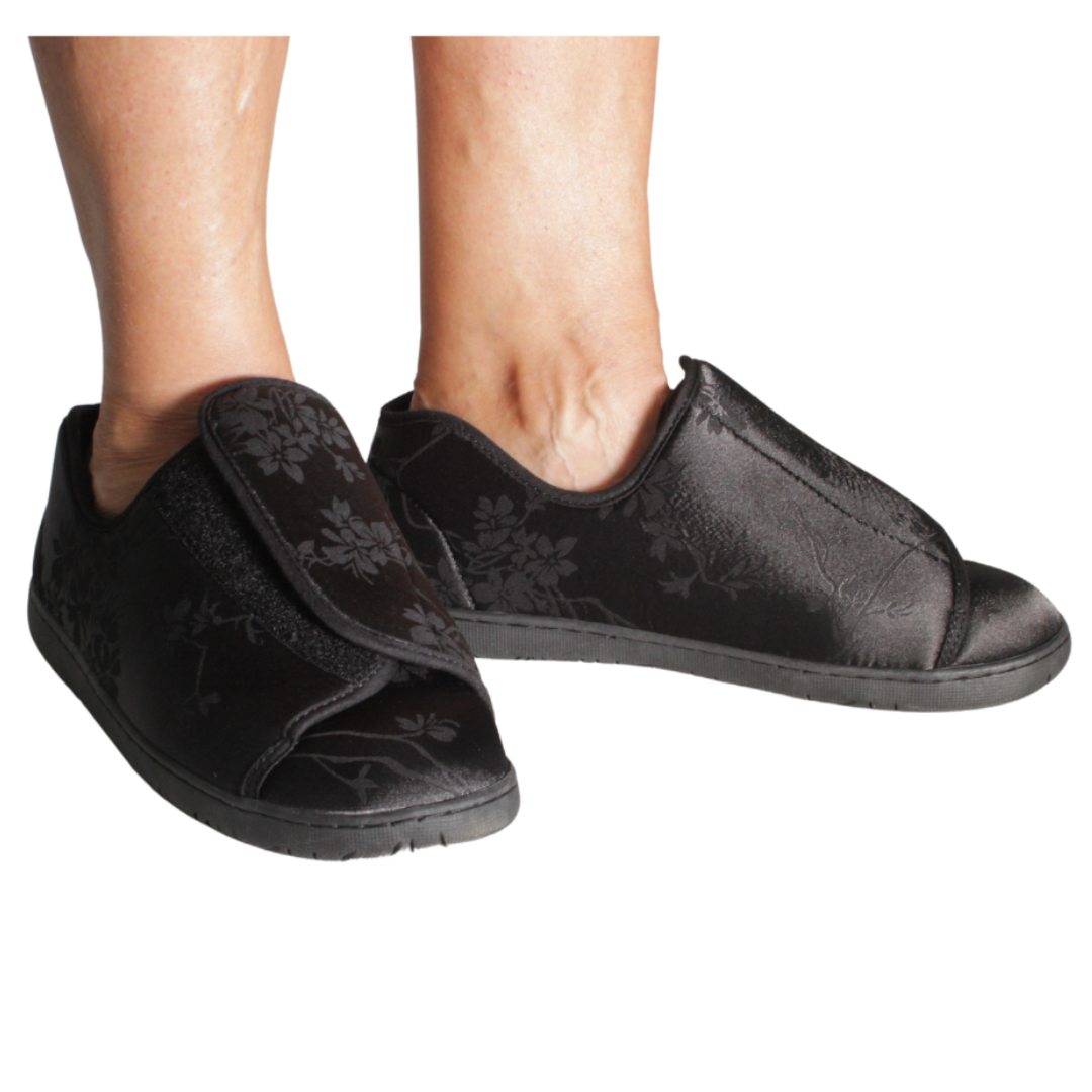 Ladies online black slippers